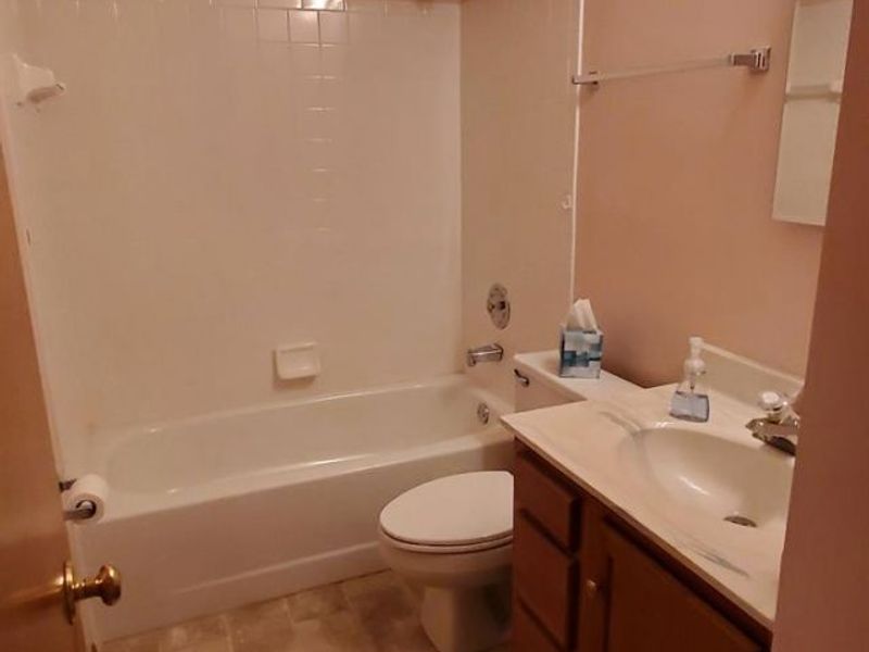 1548 Lost Lake Court, Sterling Township, OH 45176 Photo 9