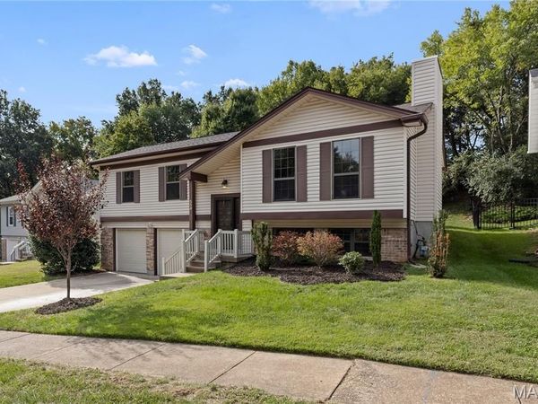 559 Vernal Hill Court, Ballwin, MO 63021