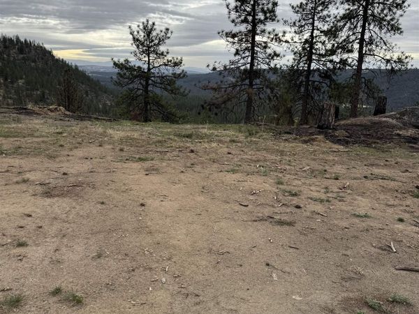 14816 N Cliff Ln, Spokane, WA 99208