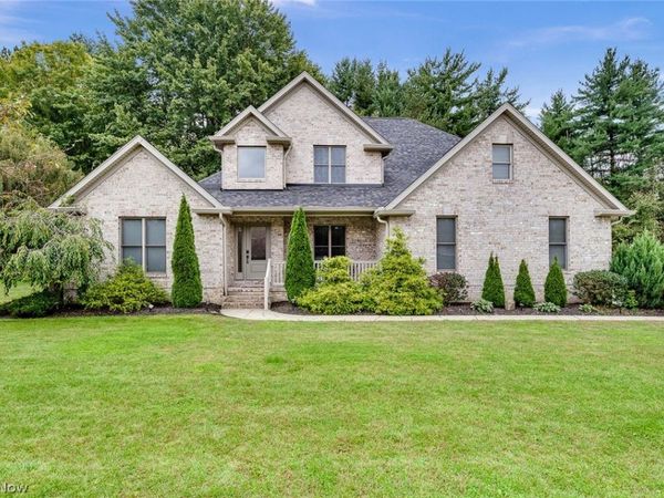 2037 Bishop Woods Court, Poland, OH 44514