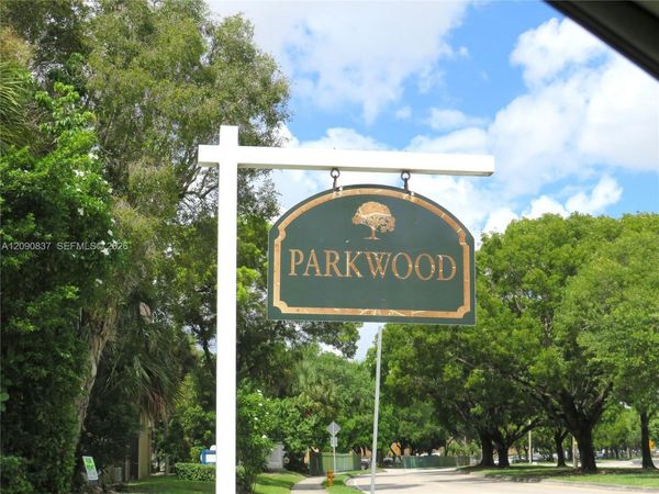 9270 Fontainebleau Blvd , Unit 203, Miami, FL 33172