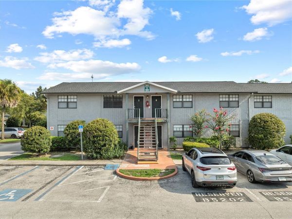205 POINSETTIA PINE COURT , Unit 201, TAMPA, FL 33612