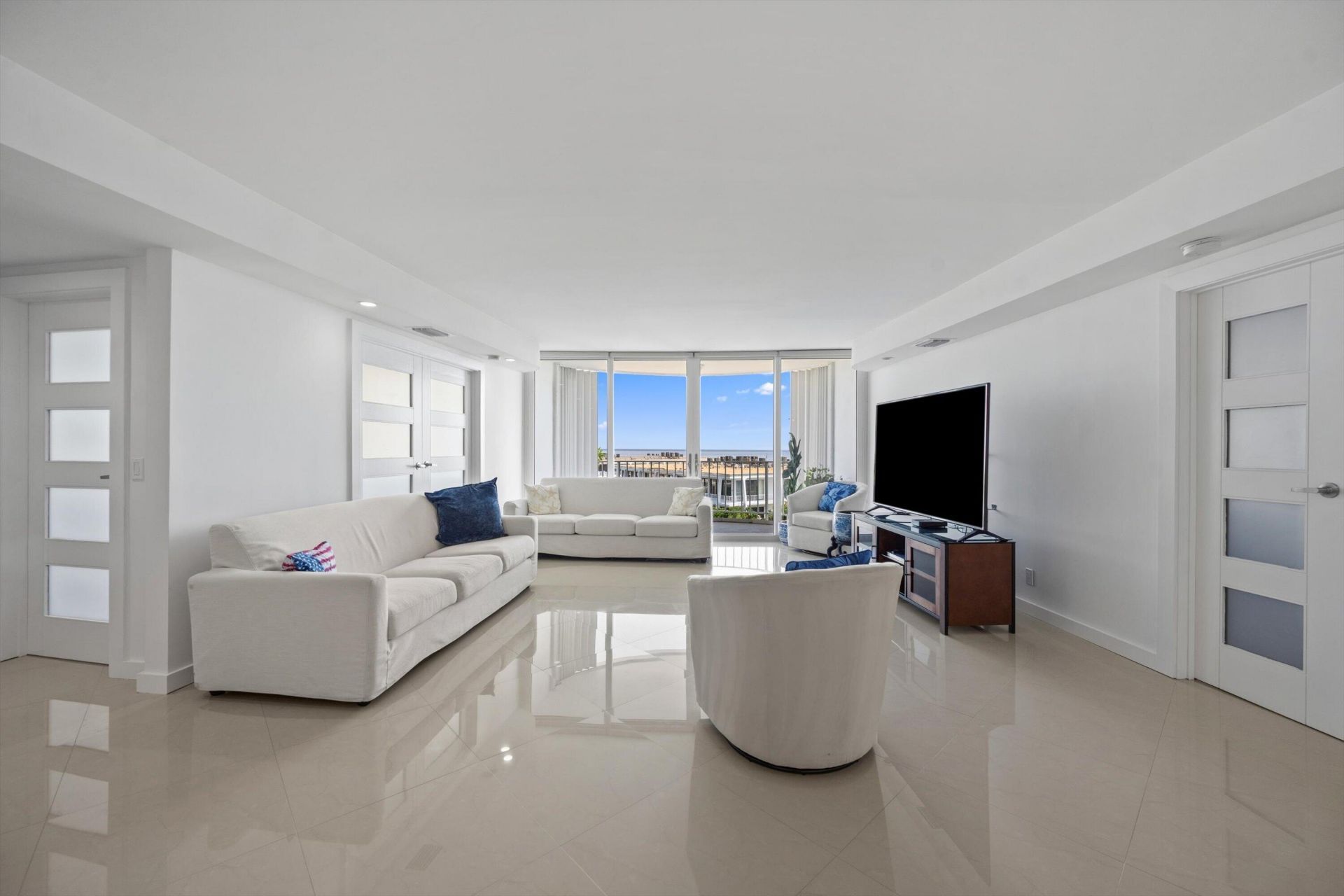 2295 S Ocean Boulevard, Unit 619, Palm Beach, FL 33480 Photo