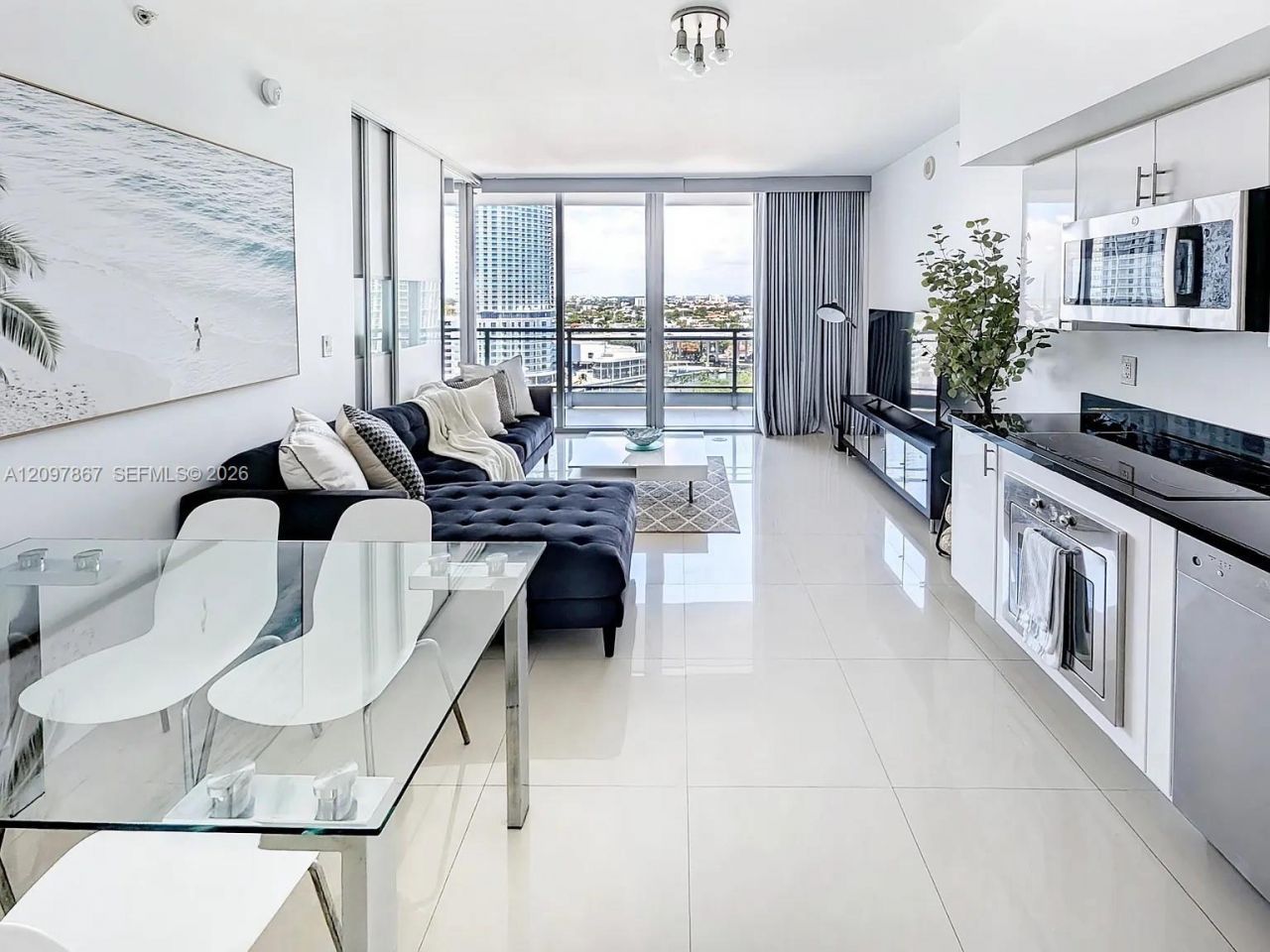 92 SW 3rd St , Unit 1908, Miami, FL 33130 Photo