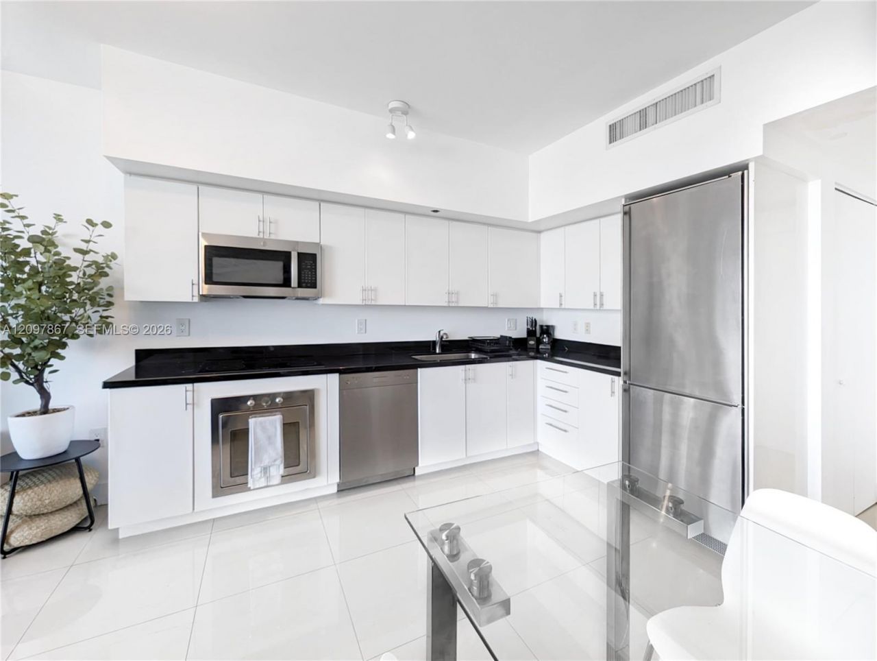 92 SW 3rd St , Unit 1908, Miami, FL 33130 Photo