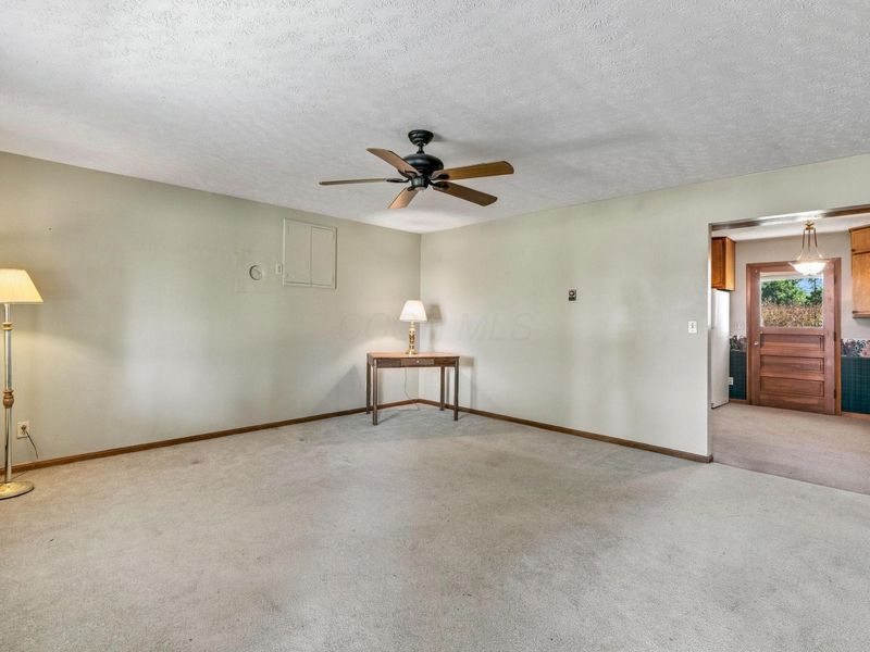 142 Heath Lane, New Holland, OH 43145 Photo 7