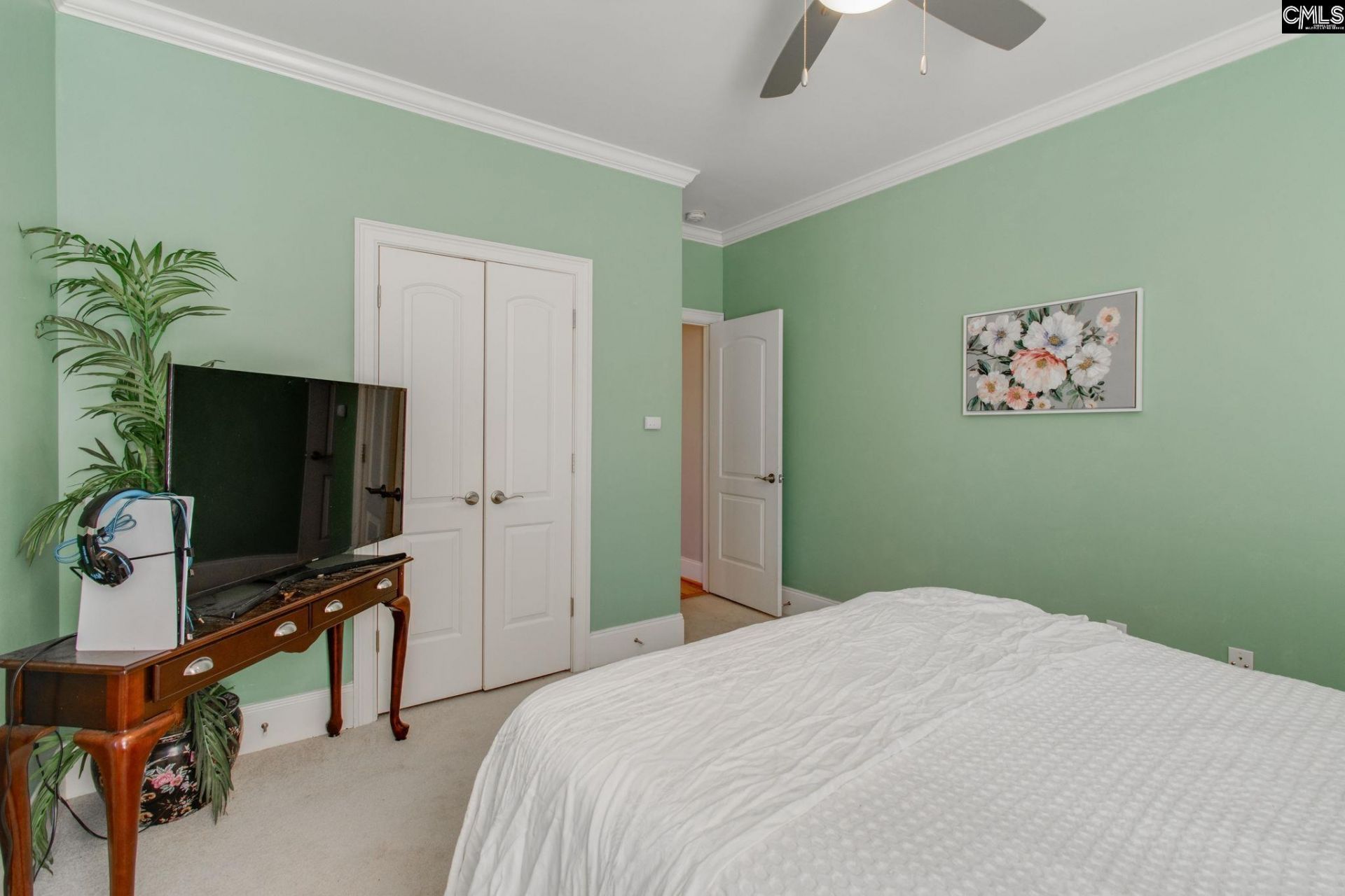 100 Avington Lane Photo 32