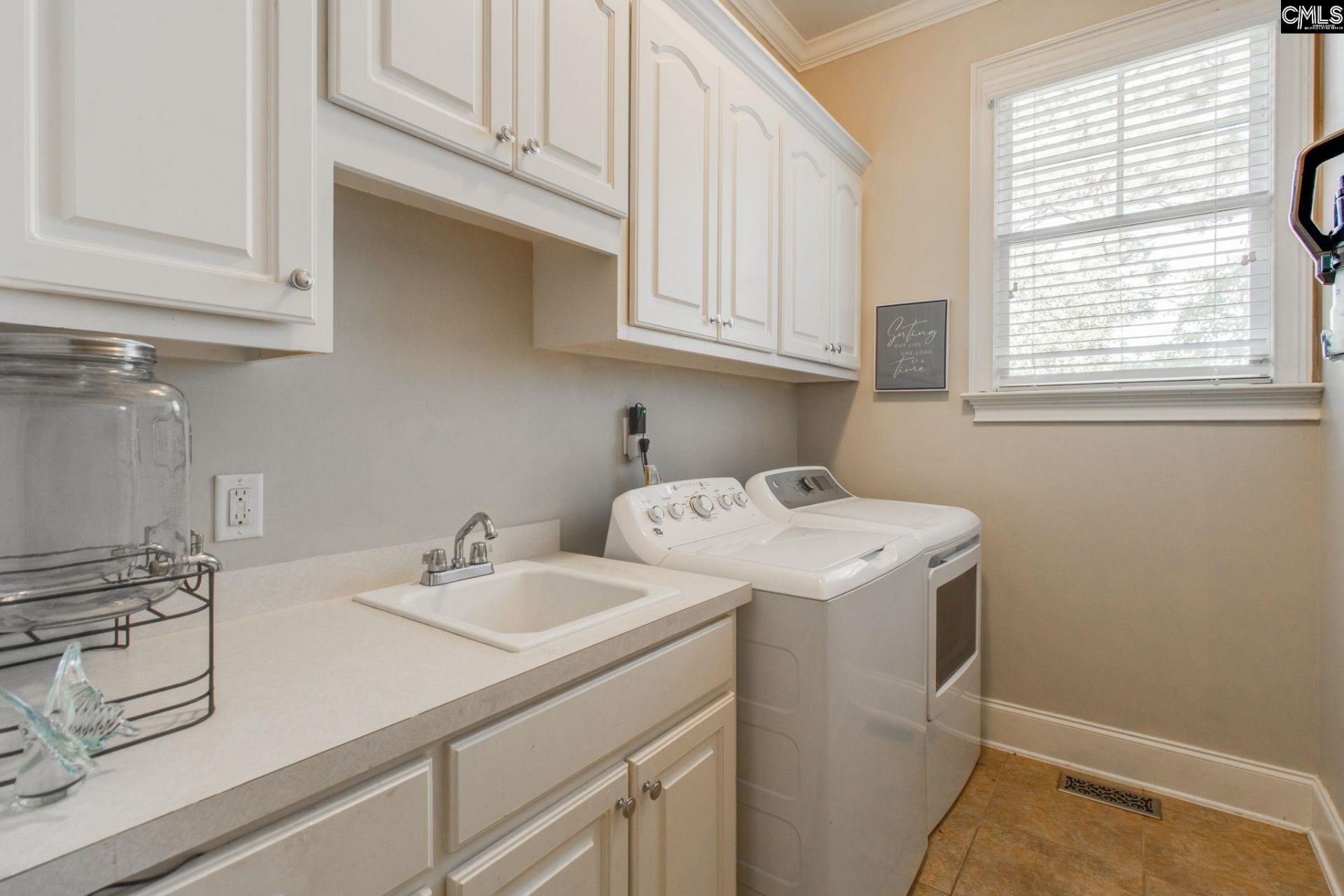 100 Avington Lane Photo 33