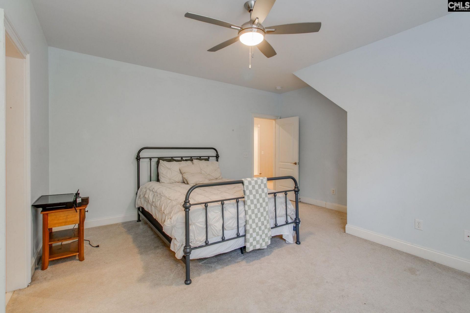 100 Avington Lane Photo 42