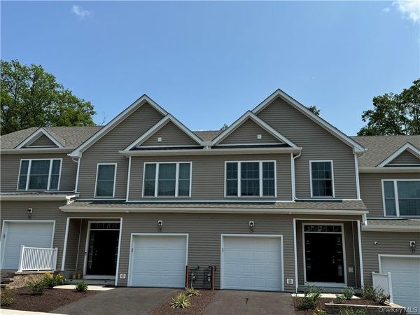 16 Pinto Road W, Middletown, NY 10941