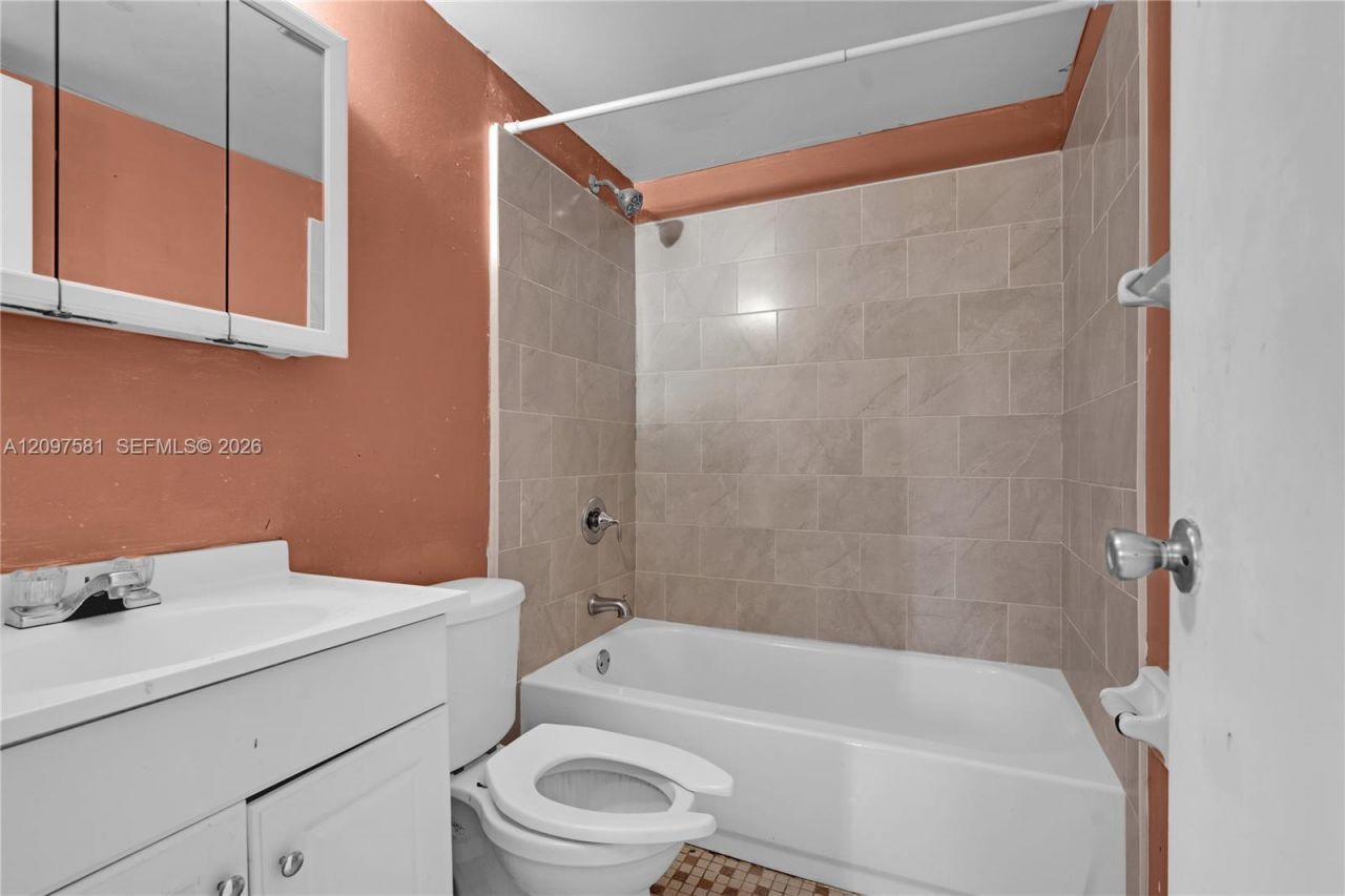 15609 SW 73rd Cir Ter , Unit 8-5, Miami, FL 33193 Photo
