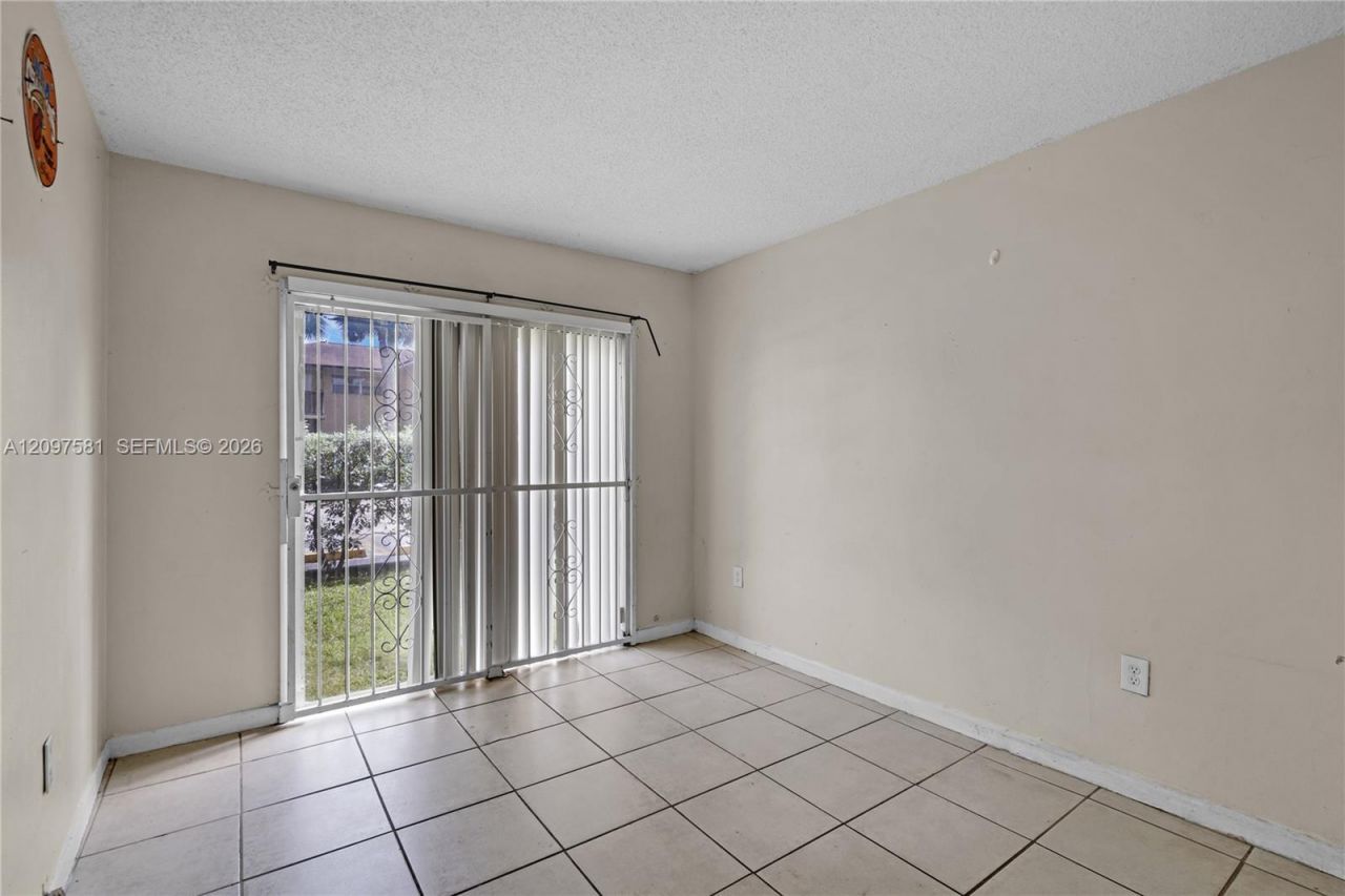 15609 SW 73rd Cir Ter , Unit 8-5, Miami, FL 33193 Photo