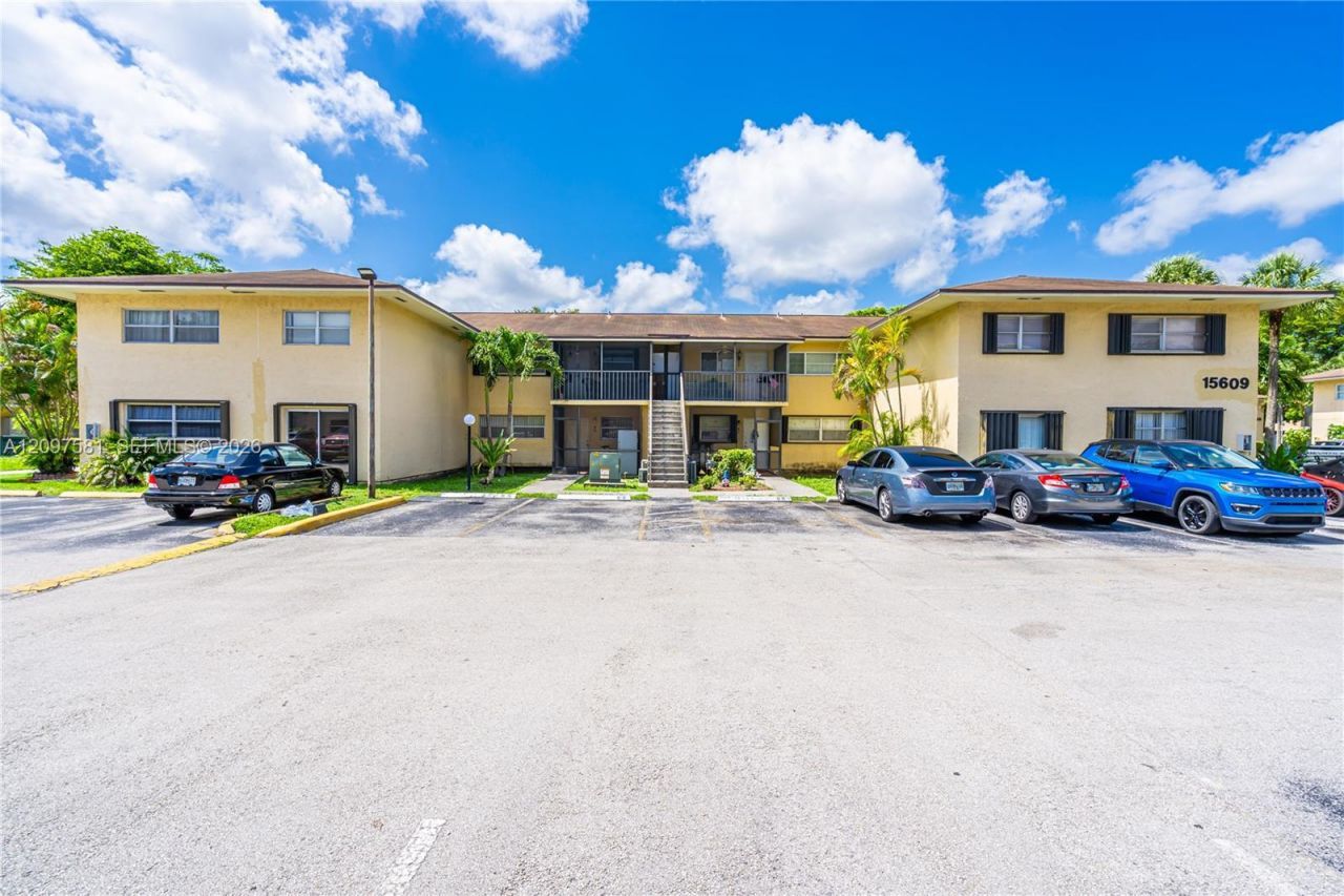 15609 SW 73rd Cir Ter , Unit 8-5, Miami, FL 33193 Photo