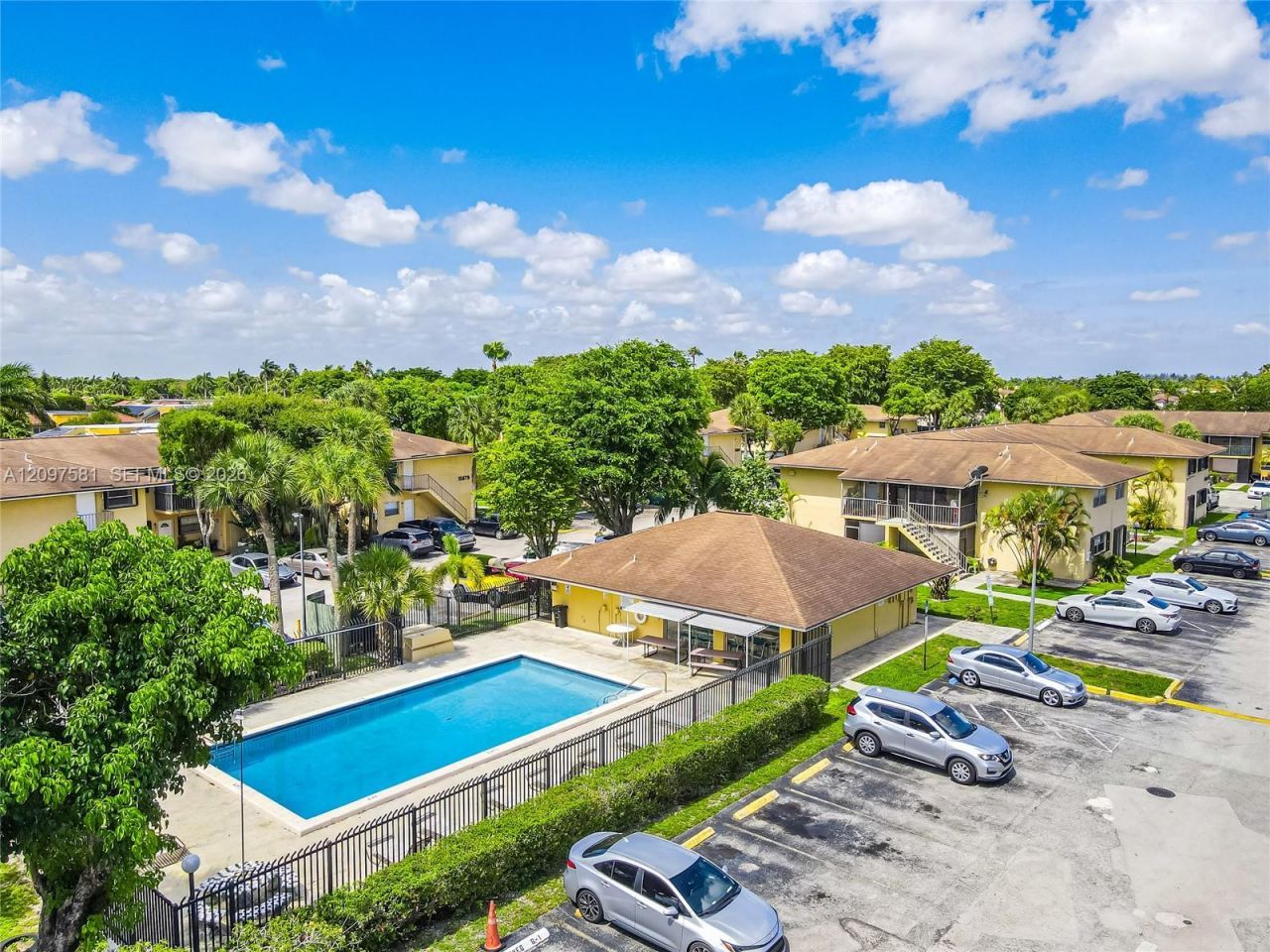 15609 SW 73rd Cir Ter , Unit 8-5, Miami, FL 33193 Photo