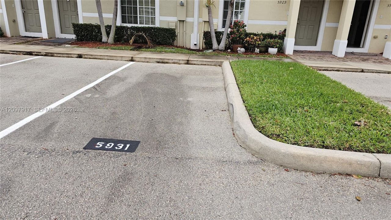 5931 Glasgow Way , Unit 5931, Tamarac, FL 33321 Photo