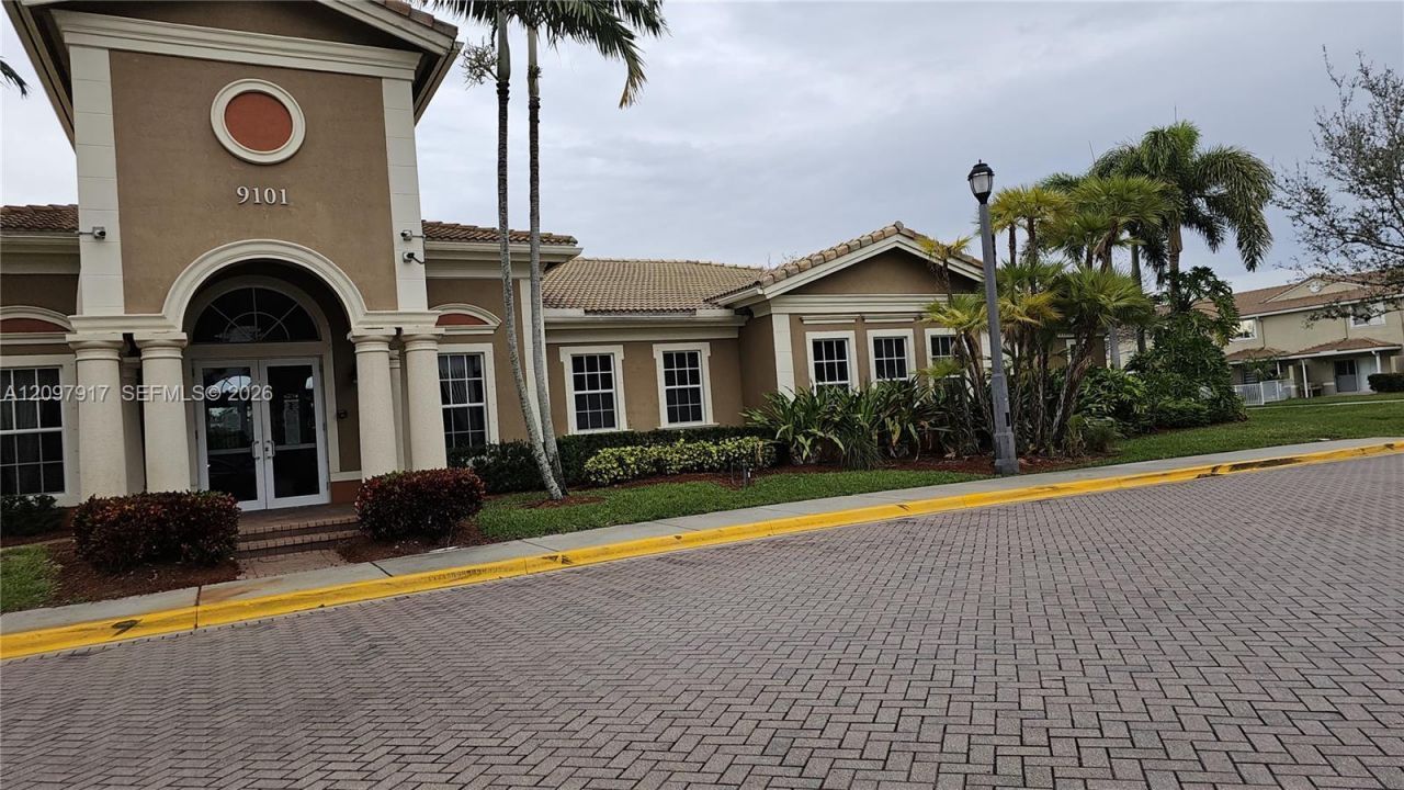 5931 Glasgow Way , Unit 5931, Tamarac, FL 33321 Photo