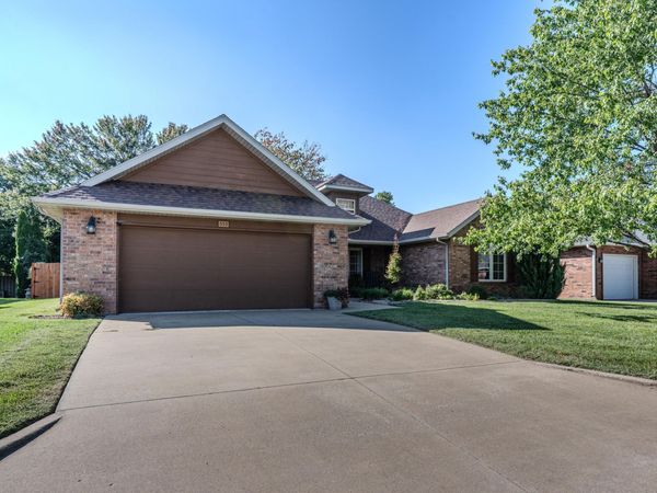 511 N Clover Court , Nixa, MO 65714