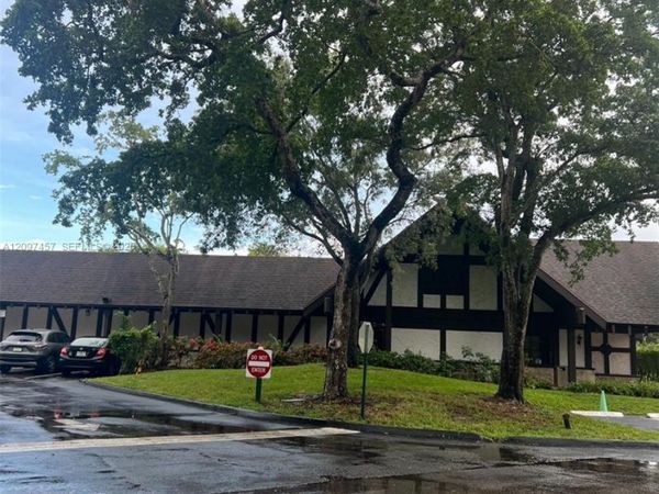 3680 Inverrary Dr , Unit 1T, Lauderhill, FL 33319