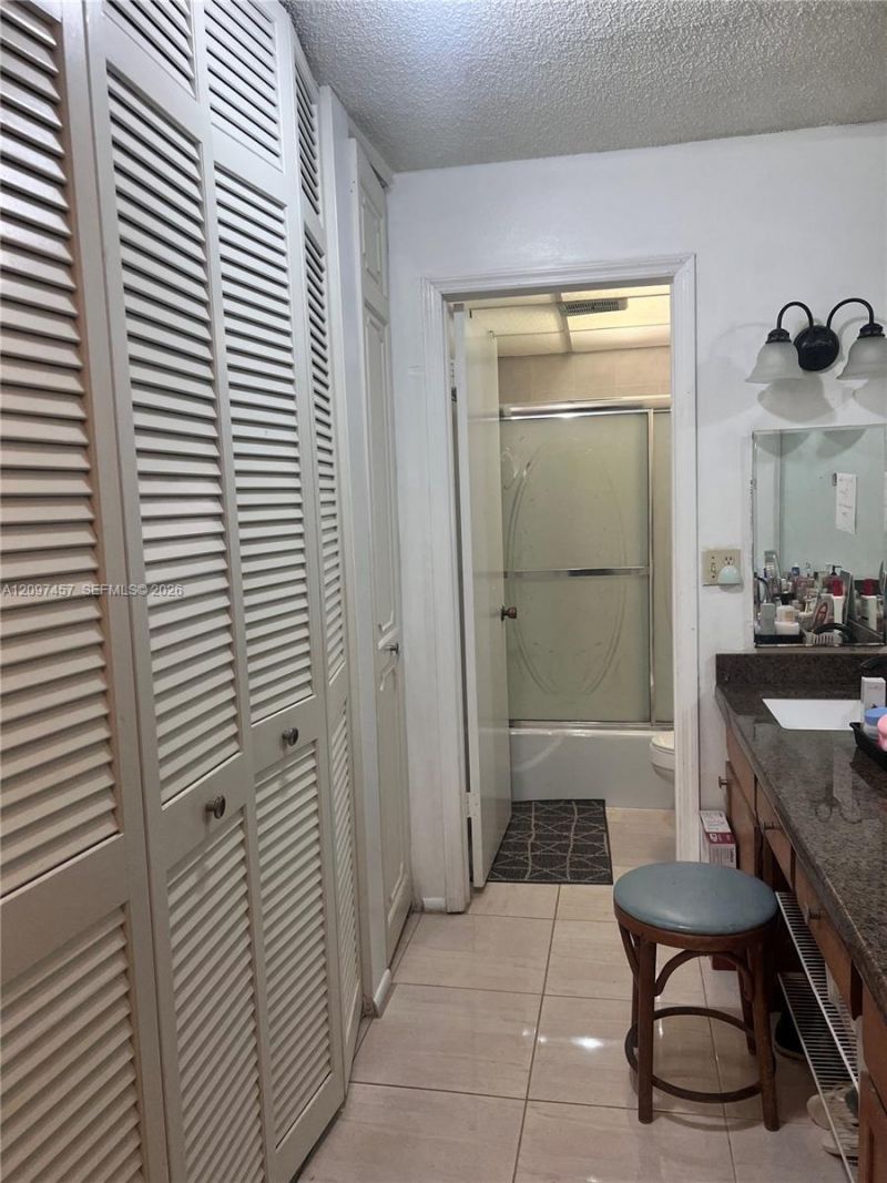 3680 Inverrary Dr , Unit 1T, Lauderhill, FL 33319 Photo