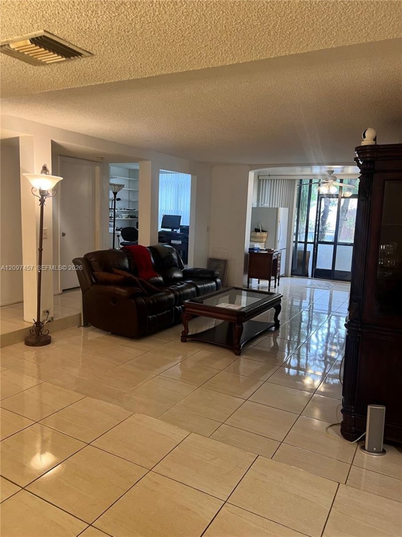 3680 Inverrary Dr , Unit 1T, Lauderhill, FL 33319 Photo