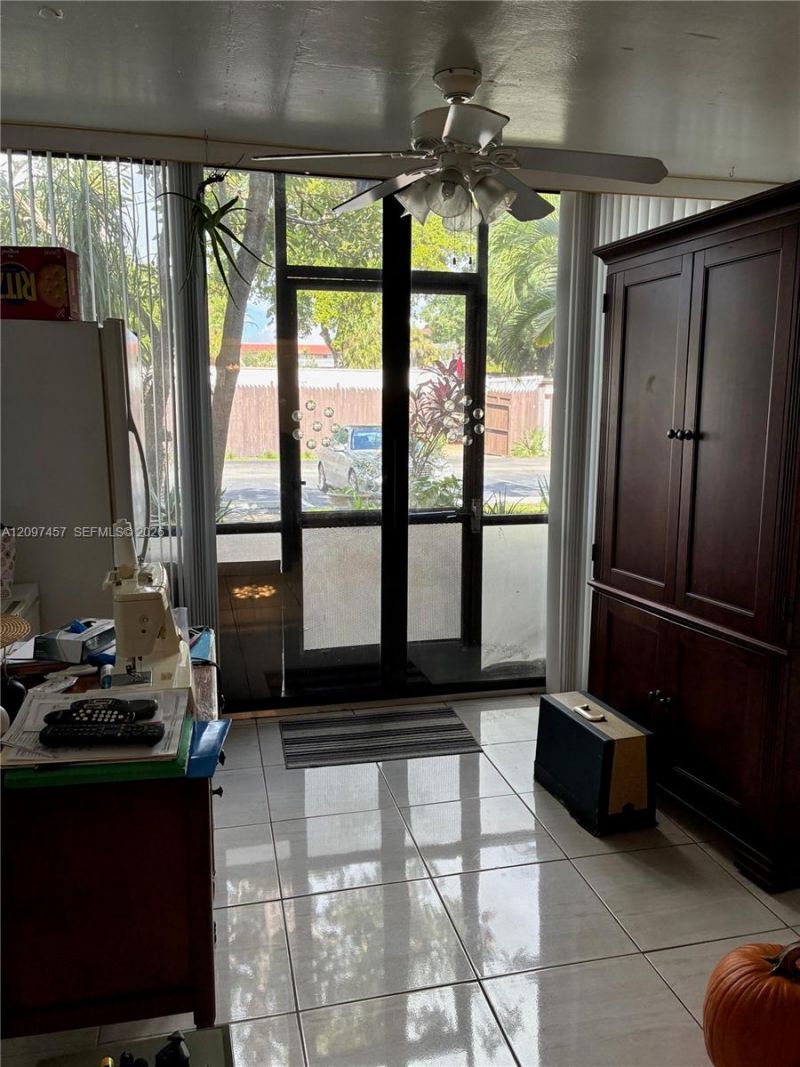 3680 Inverrary Dr , Unit 1T, Lauderhill, FL 33319 Photo