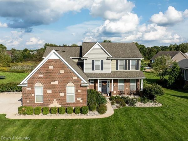 352 Daubony Drive, Brighton Township, Mi 48114