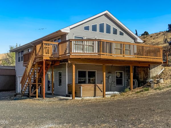 645 N Washington Street, Prairie City, OR 97869