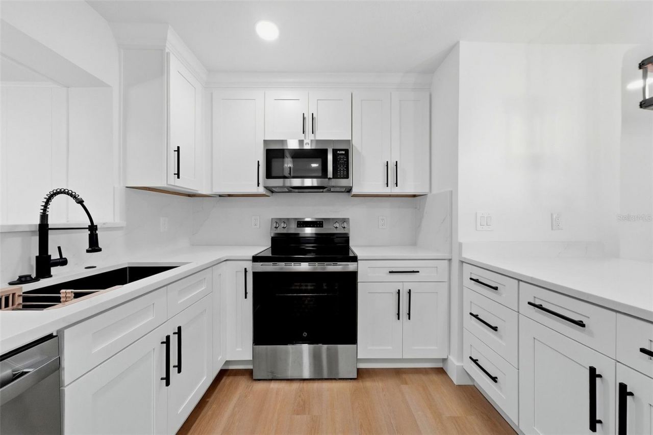 3360 70 Street N, Saint Petersburg, FL 33710 Photo