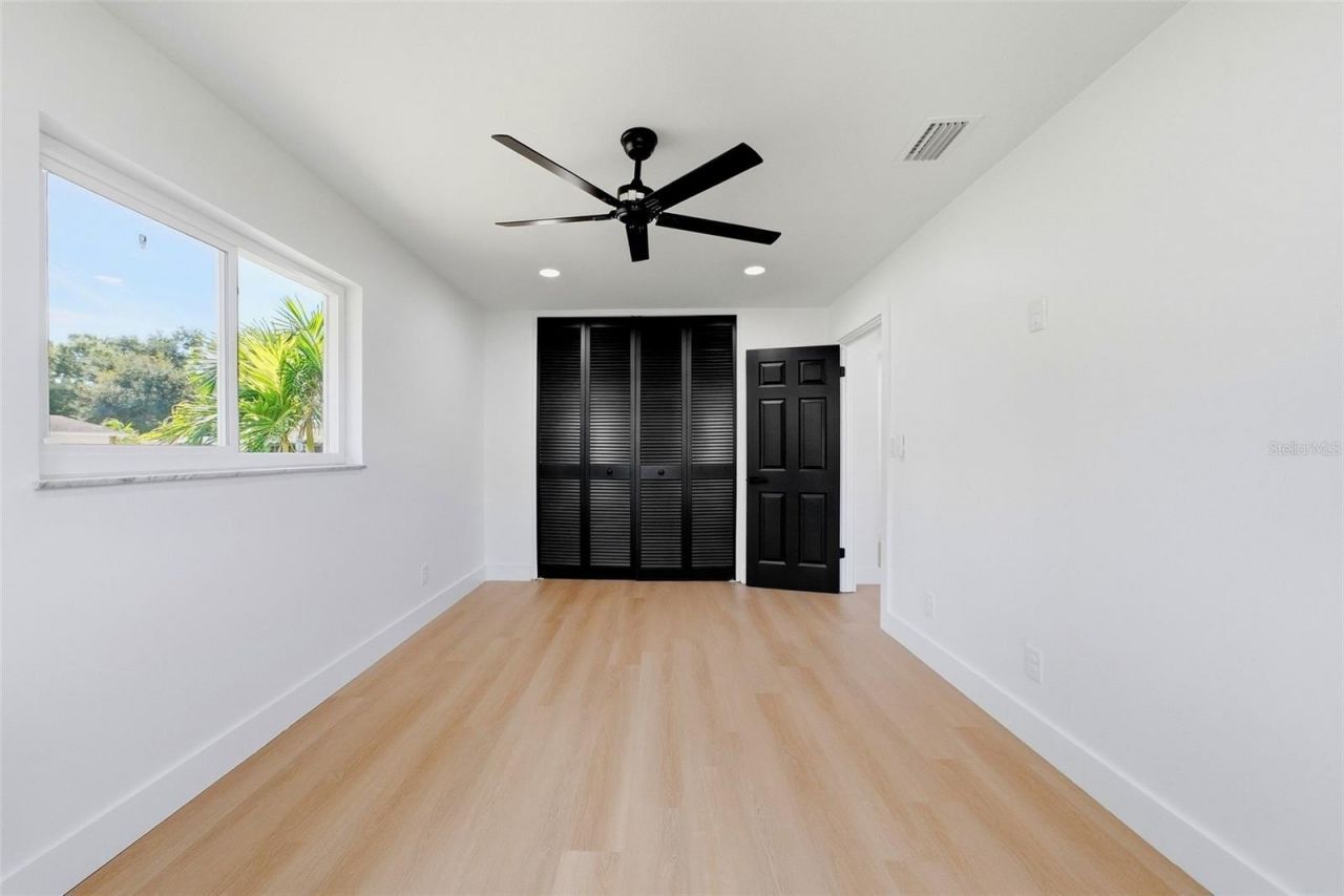 3360 70 Street N, Saint Petersburg, FL 33710 Photo