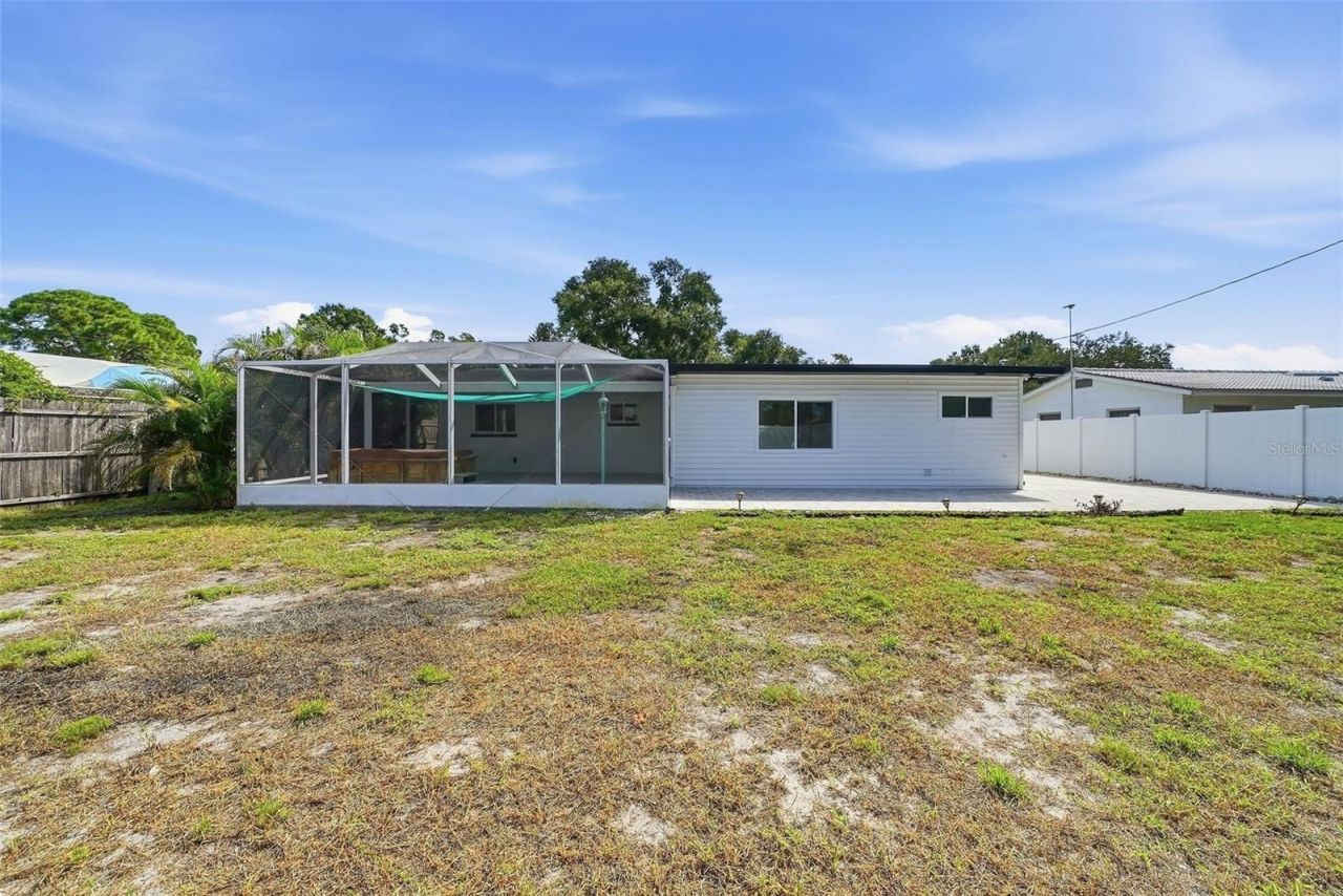 3360 70 Street N, Saint Petersburg, FL 33710 Photo