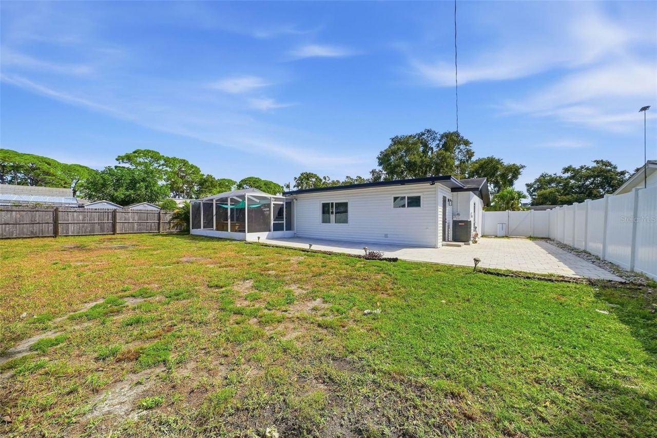 3360 70 Street N, Saint Petersburg, FL 33710 Photo