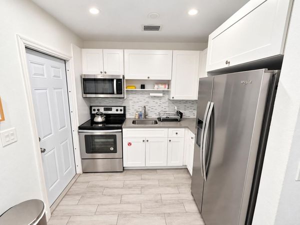 1345 NE 15th Avenue, Unit 2, Fort Lauderdale, FL 33304