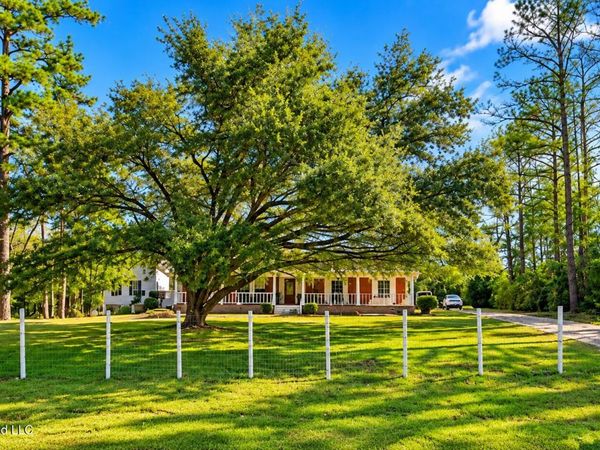 1228 N A Sandifer Highway, Silver Creek, MS 39663