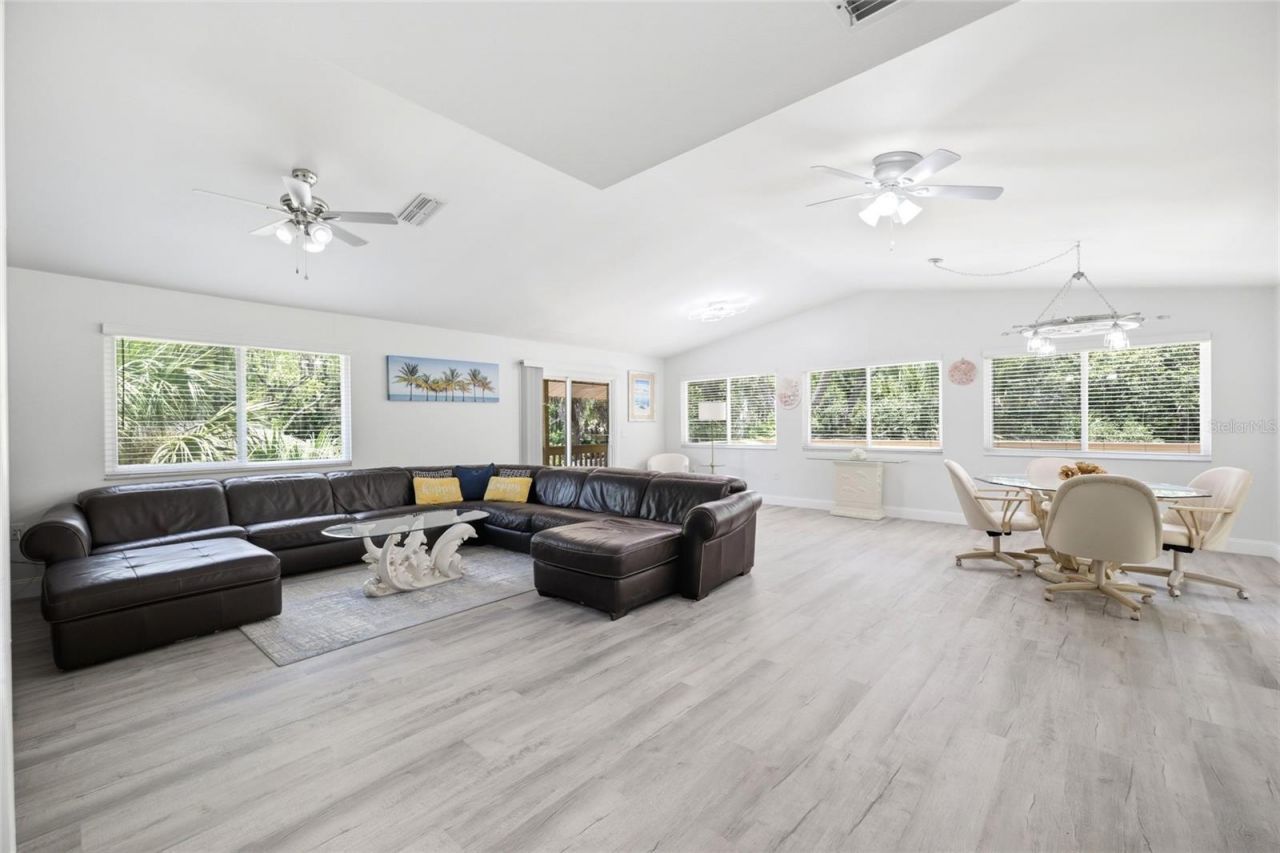 8180 Anchor Point Drive, Weeki Wachee, FL 34607 Photo