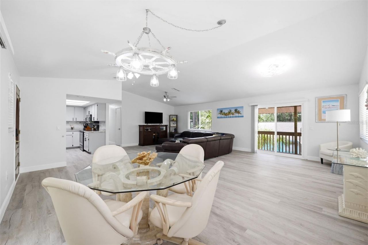 8180 Anchor Point Drive, Weeki Wachee, FL 34607 Photo