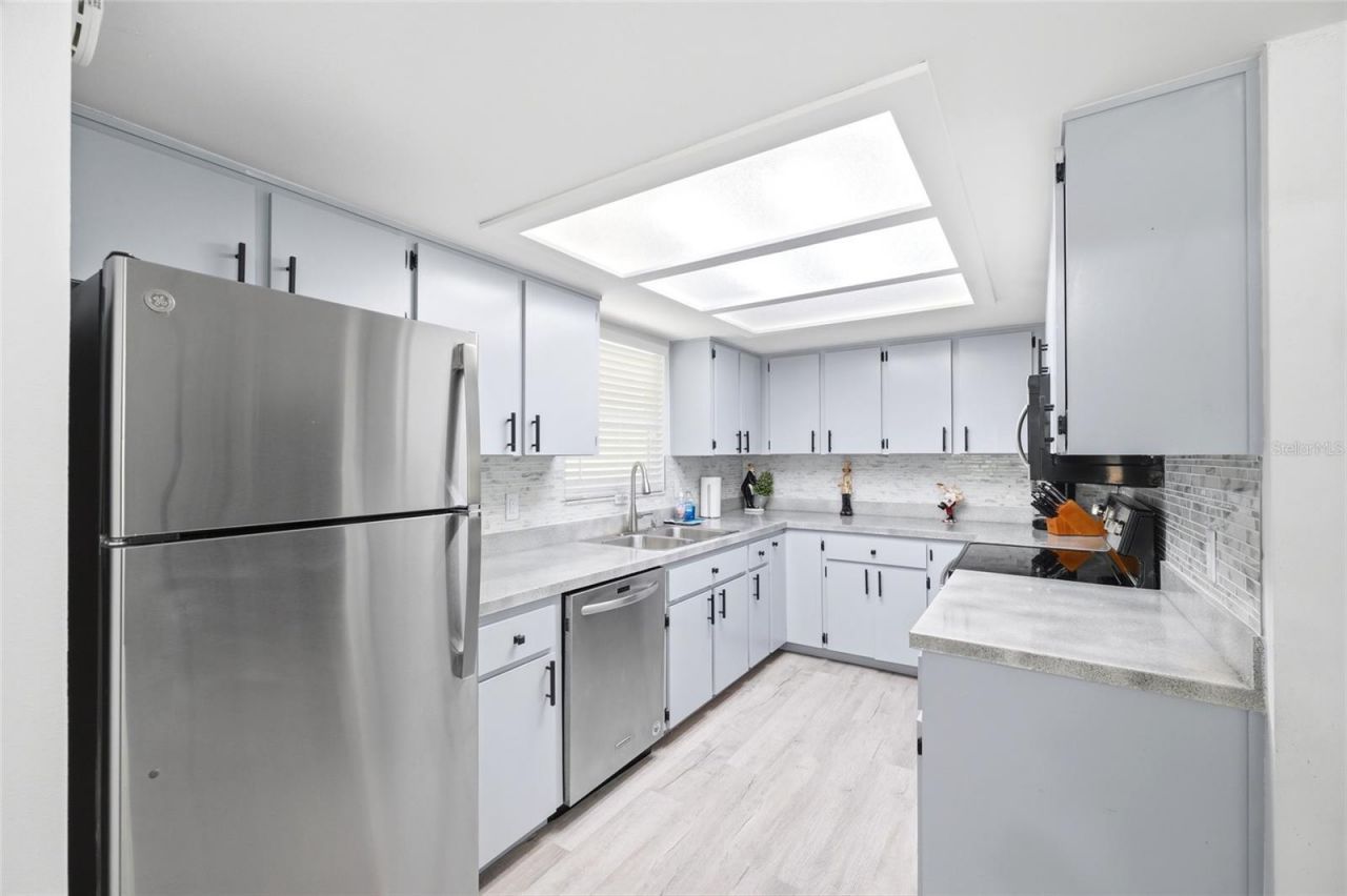 8180 Anchor Point Drive, Weeki Wachee, FL 34607 Photo