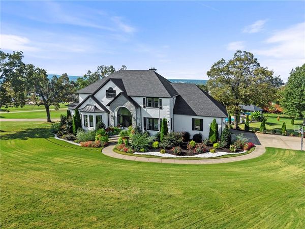 106 Woodcliff Court, Springdale, AR 72764
