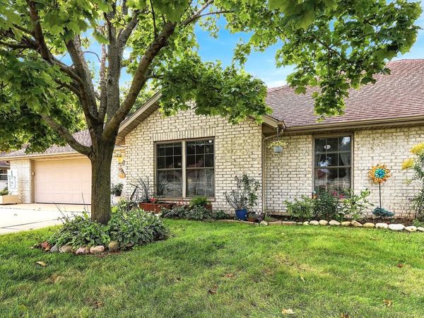 804 Dylan DRIVE, Elkhorn, WI 53121