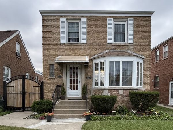 175 Martin Lane , Chicago Heights, IL 60411