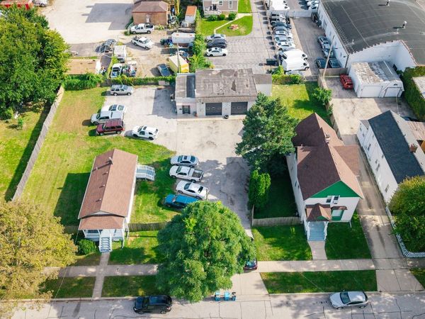 162-172 Woodlawn Avenue , Aurora, IL 60506
