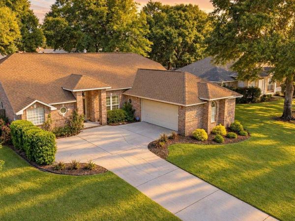 4252 Lancaster Gate Dr, Pace, FL 32571