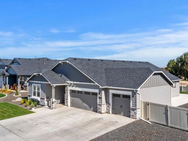 1914 N Perth Ave, Middleton, ID 83644