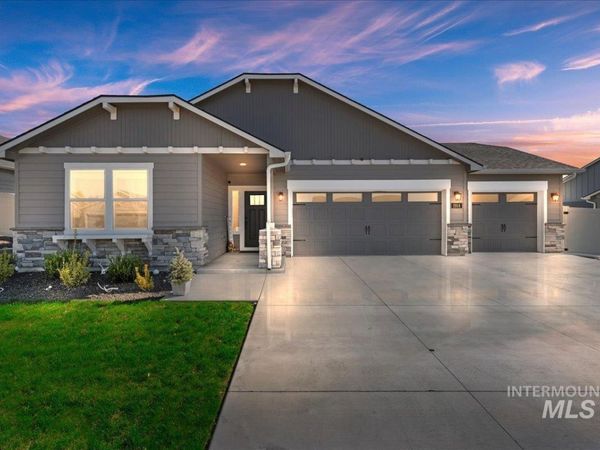 1914 N Perth Ave, Middleton, ID 83644