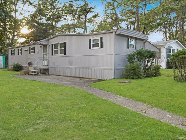525 Riverleigh Avenue , Unit 35, Riverhead, NY 11901