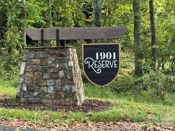 000 Reserve Way , Hendersonville, NC 28792