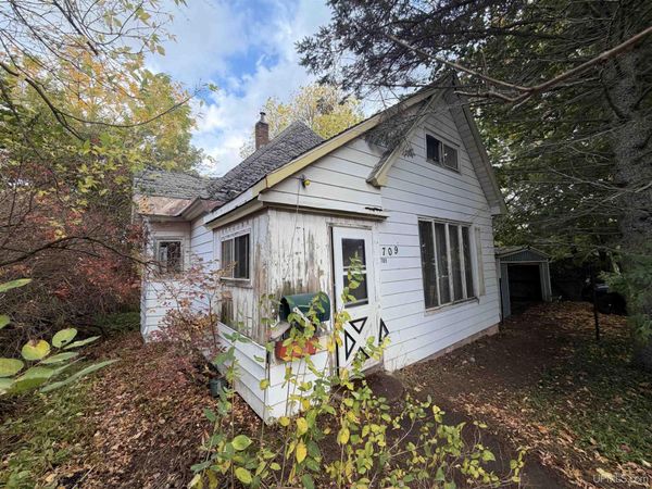 709 Park Street, Ishpeming, MI 49849