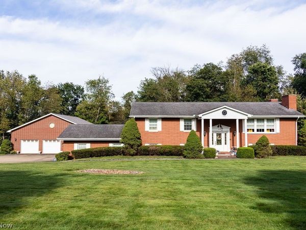 215 Boyce Drive, Chester, WV 26034