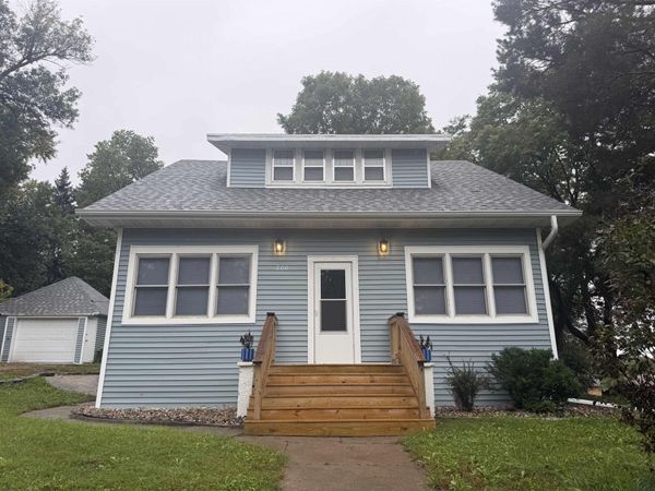 800 Dakota St, Akron, IA 51001