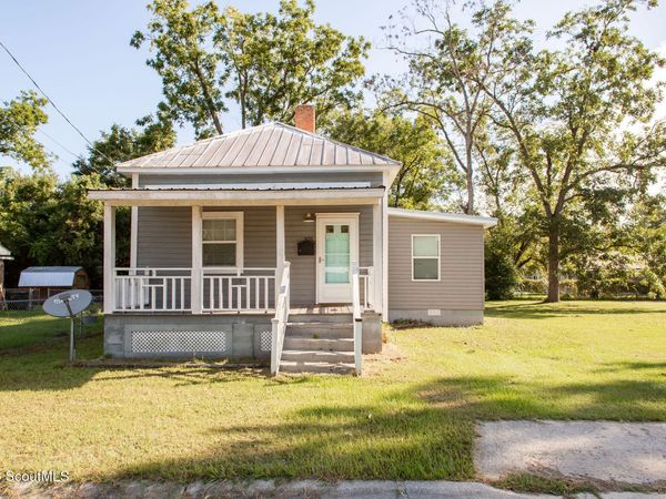 325 Glass Street , Waycross, GA 31503