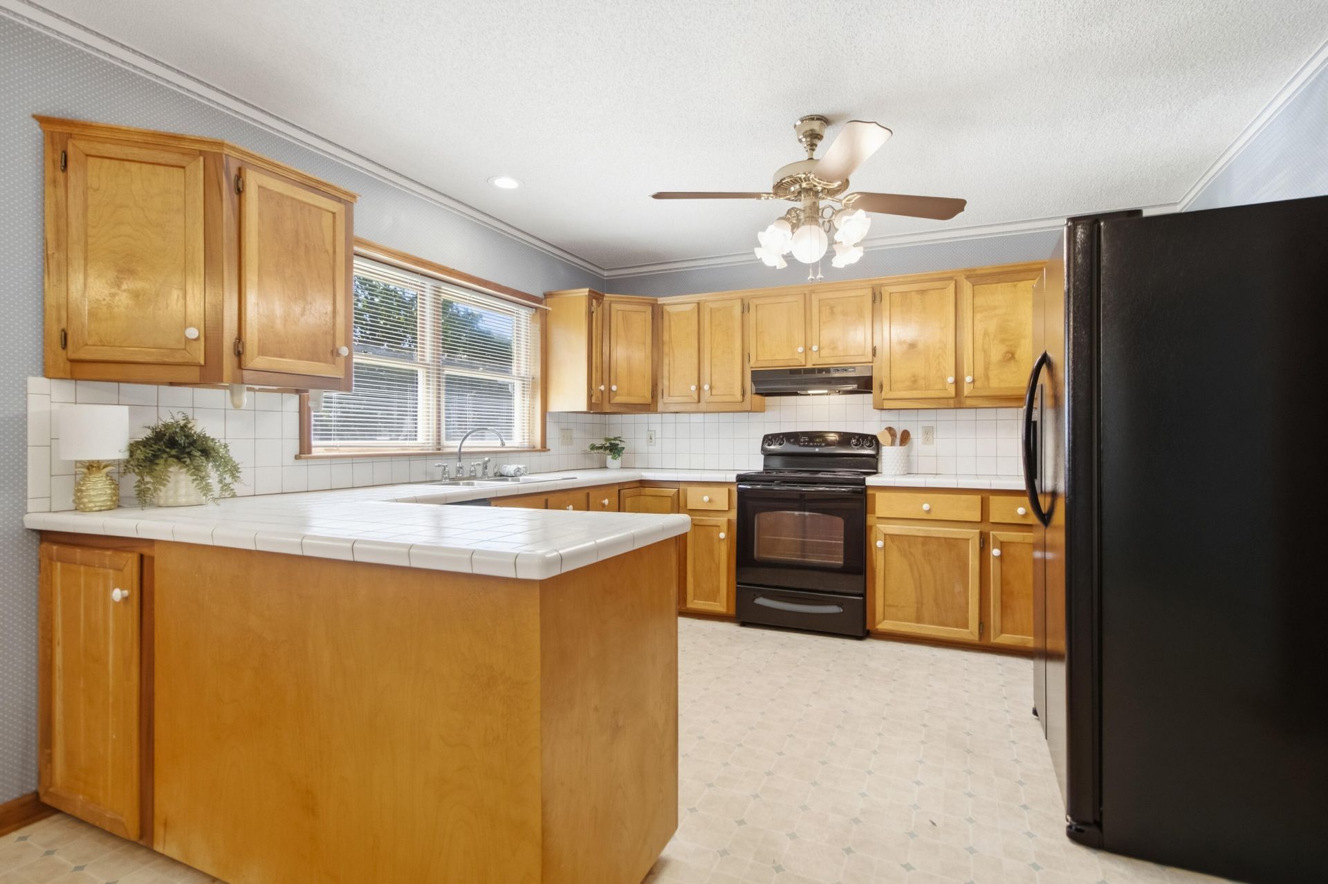 5920 Maple Street Photo 12